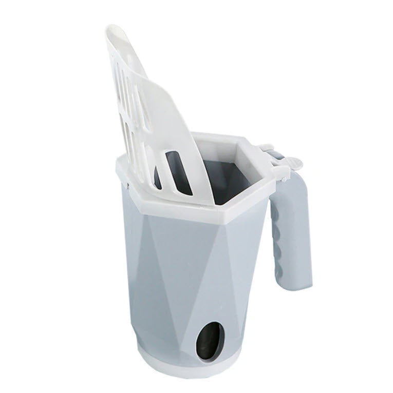 Cat litter scoop with automatic bag